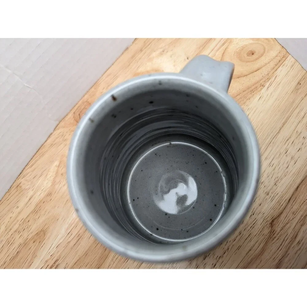 Lynn Lais‎ Stoneware Mug marked Studio pottery wave blue gray white 3 1/2 inch